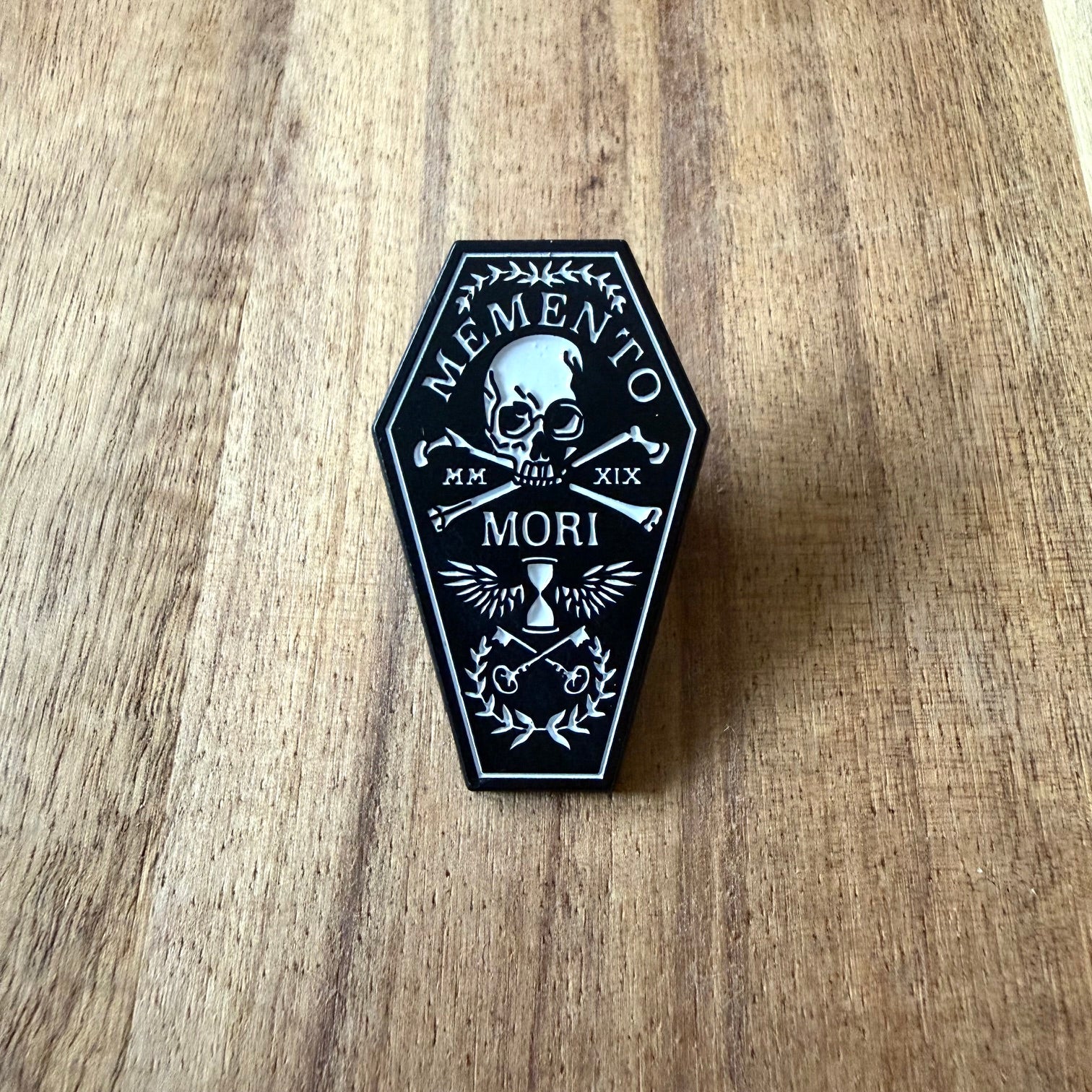 Memento Mori - Pin