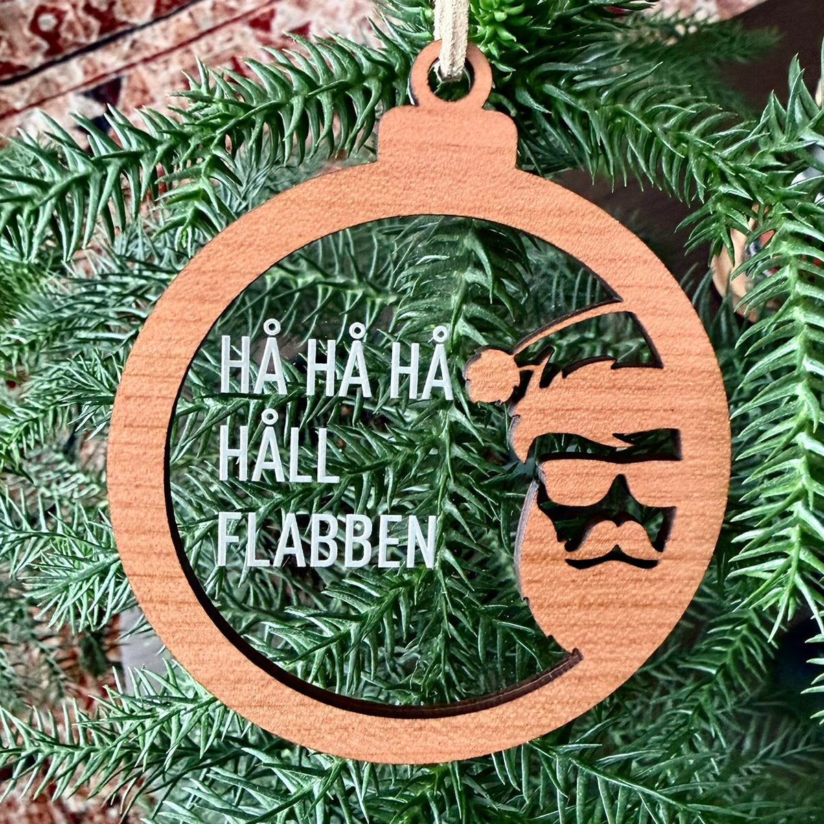 Nick Julhänge - Hå Hå Hå Håll Flabben