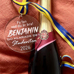 Colorful Nyssa studenthänge with "Fy fan vad du är bra!" message, featuring vibrant design and playful lettering.