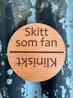 Nyssa magnet for dishwasher, rectangular metal label with "dishwasher" text, designed to attach to dishwasher doors.