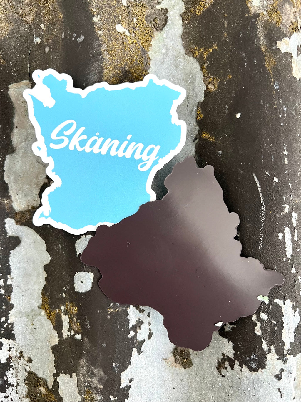 Nyssa Skåne Österlen magnet featuring scenic landscape and regional design, ideal for fridge or decor displays.